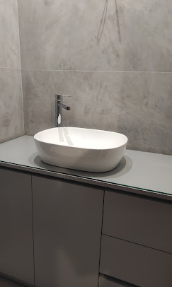 José Carlos Ribeiro Soares a instalar uma caldeira em Braga