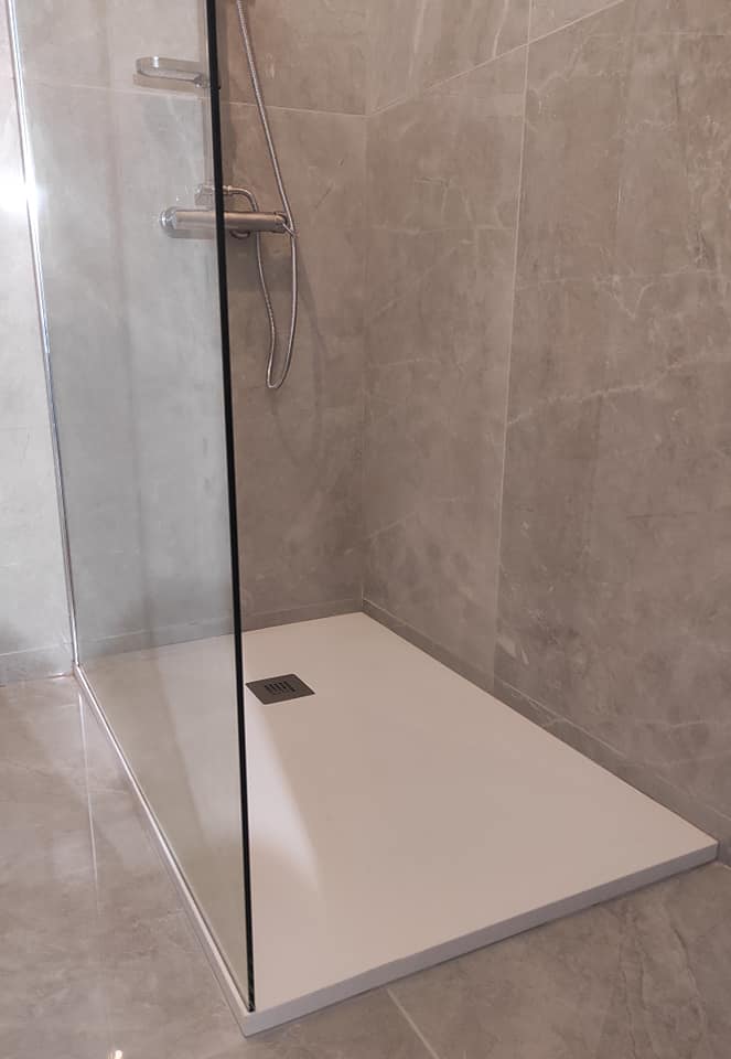 Base de duche em mármore cinza